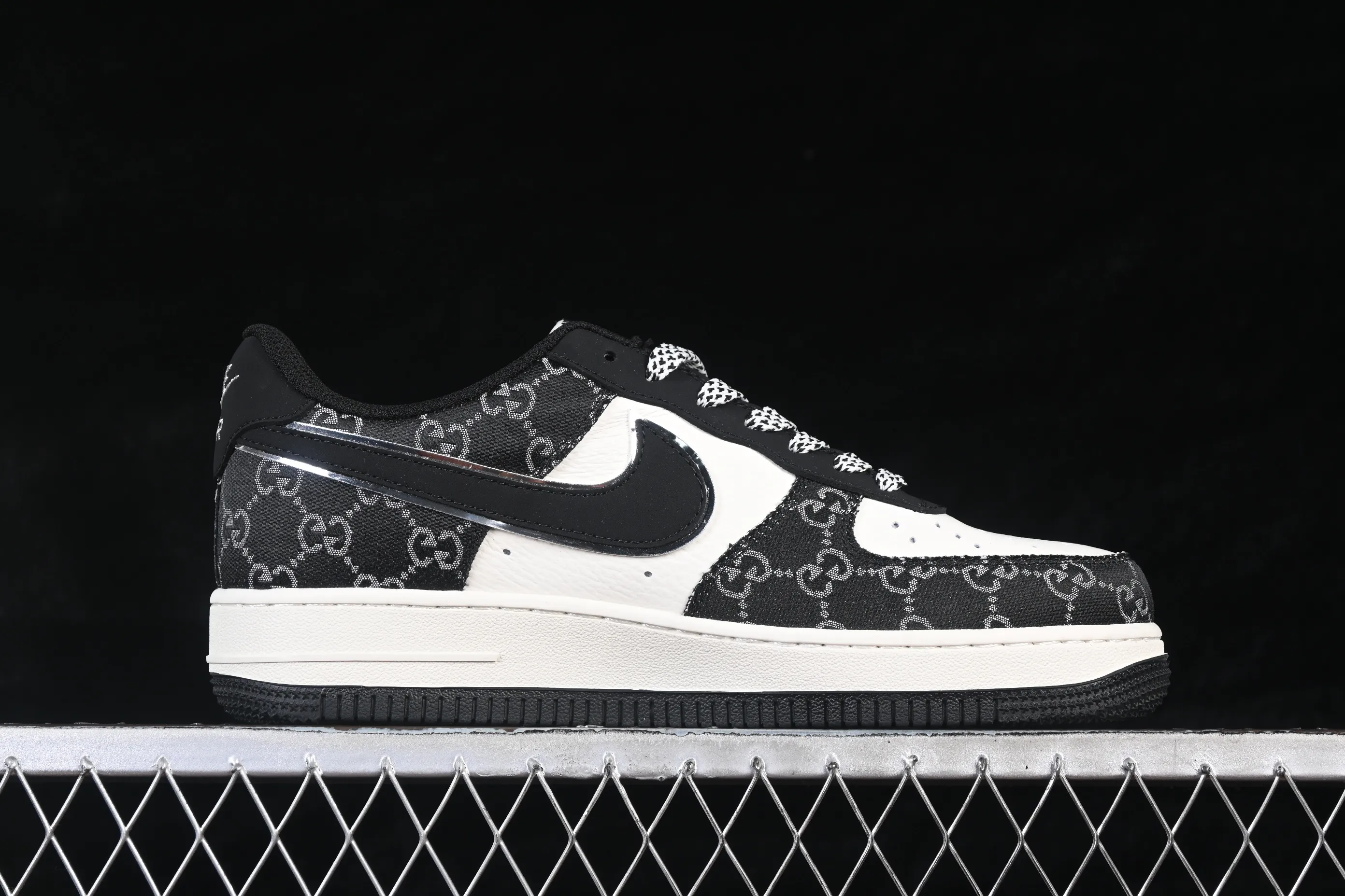 All categories Nk Air Force 1 Air Force series Nk Air Force 1 Low Air Force low-top Nike Air Force 1'07 Low Black and white classic color Air Force 1 low-top casual sneakers MM3399-810